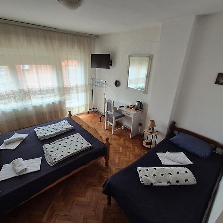 Prenociste Chardak Hotel Tuzla Exterior photo